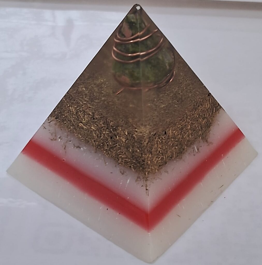 Unakite orgonite Pyramid 5 cm